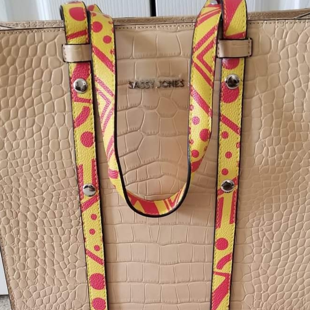 Sassy Jones purse & 3 leather straps as shown with purse.